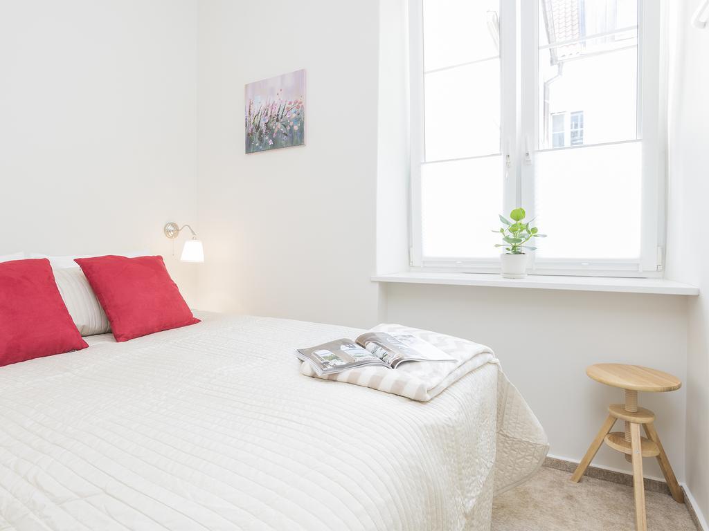Delightful New Town Square Apartment วอร์ซอ ภายนอก รูปภาพ